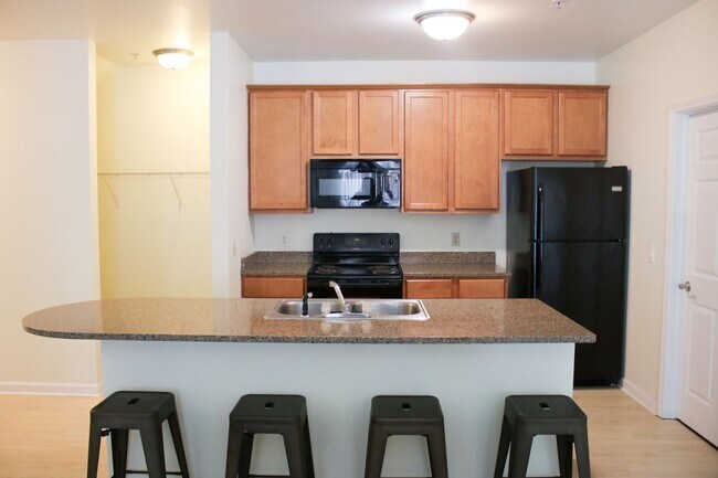 Photo - 606 E Stoughton St