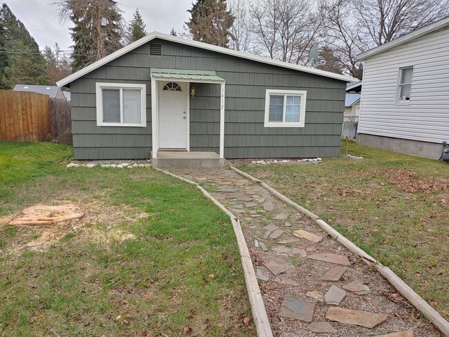 One Bedroom Home in Midtown CDA - One Bedroom Home in Midtown CDA