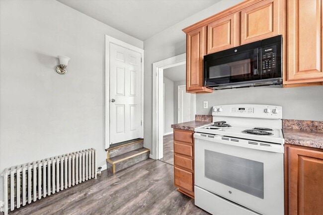 Photo - Student Rental next to WCU Campus | 3 Bed Single Family Home w/ Covered Front Porch, Yard & Basem...