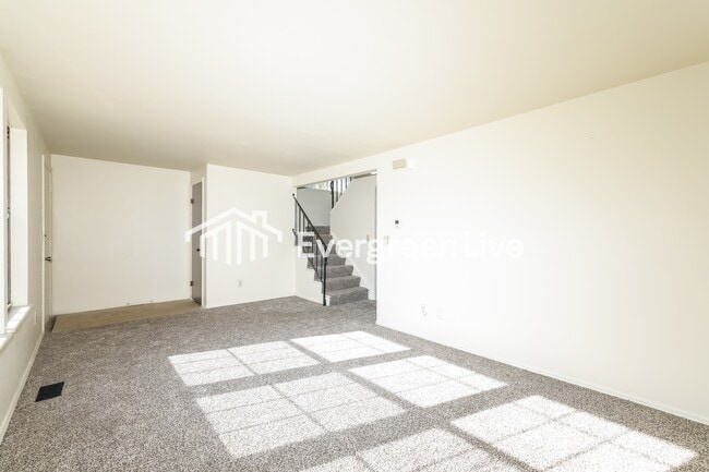 Photo - 7673 Mt Hood