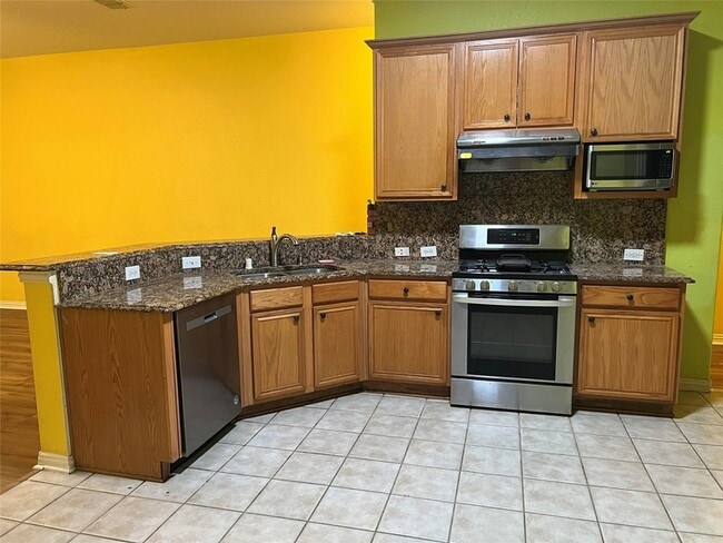 Photo - 402 Calvary Dr