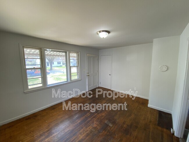 Photo - 209 Frazier St