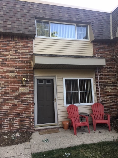 Building Photo - 525 Long Shore Dr Unit 525B Longshore Dr