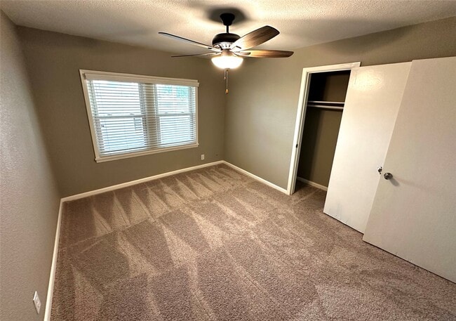 Building Photo - 318 Melton St