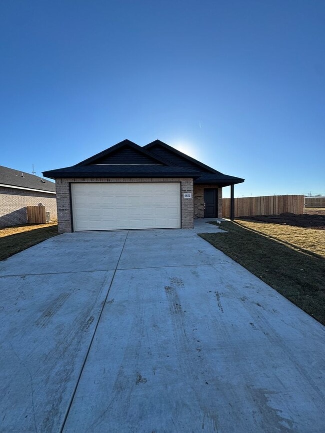 Building Photo - Located in the Glendale Area!!! New Build "Be the 1st to live HERE!!! 1/2 off special 1st month rent