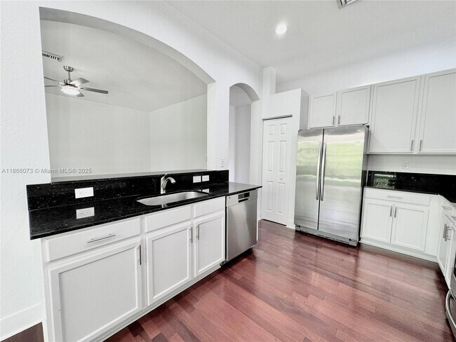 Photo - 4451 Laurel Pl