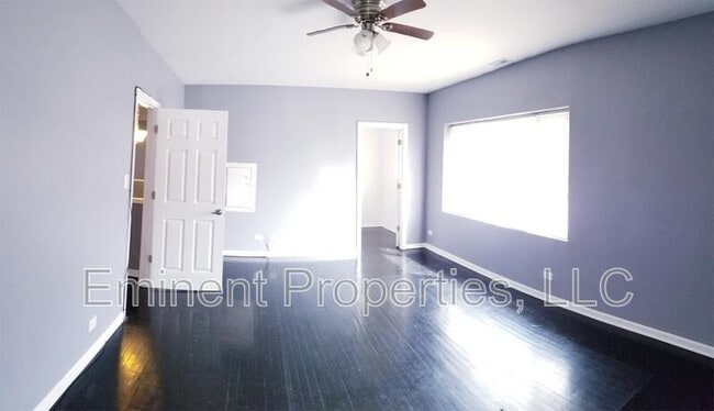 Photo - 7432 S Oglesby Ave