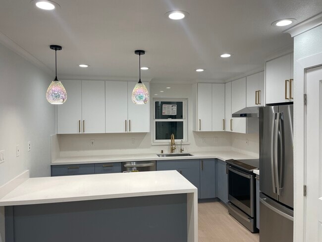 Photo - 1279 Las Palmas Dr