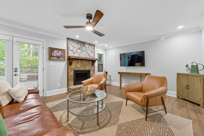 Photo - 4541 Coopers Creek Pl SE