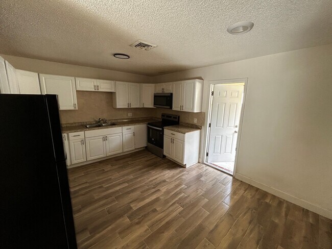Photo - 626 W Mango St Unit B