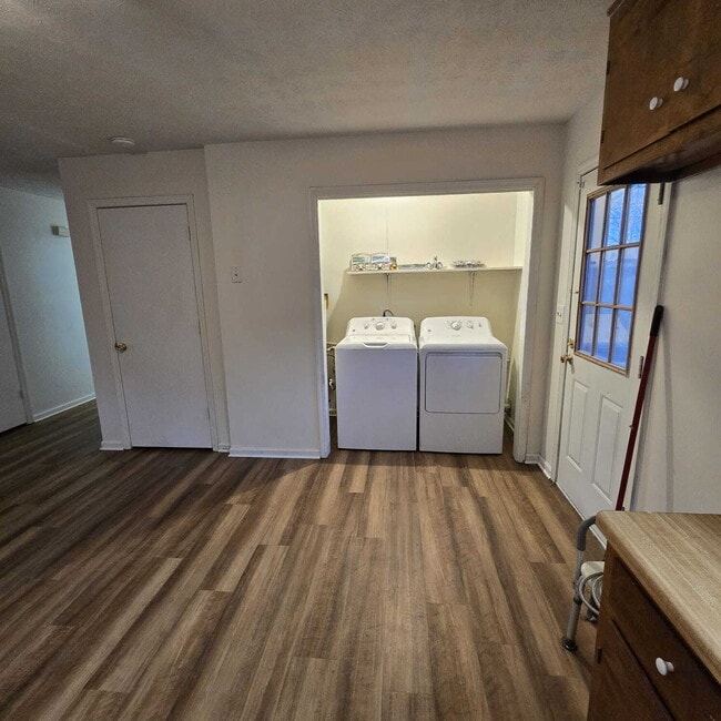 Photo - Freshly Renovated 3 Bedroom with 1 and 1/2 Bath Duplex.