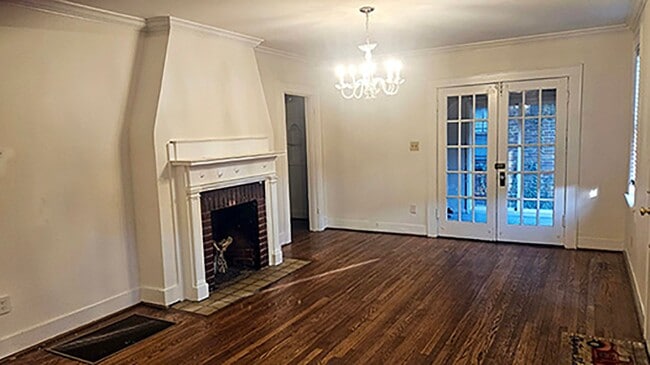 Photo - 2610 Woodlawn Dr