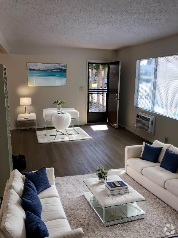 Building Photo - 460 S Olive St Unit E Rental
