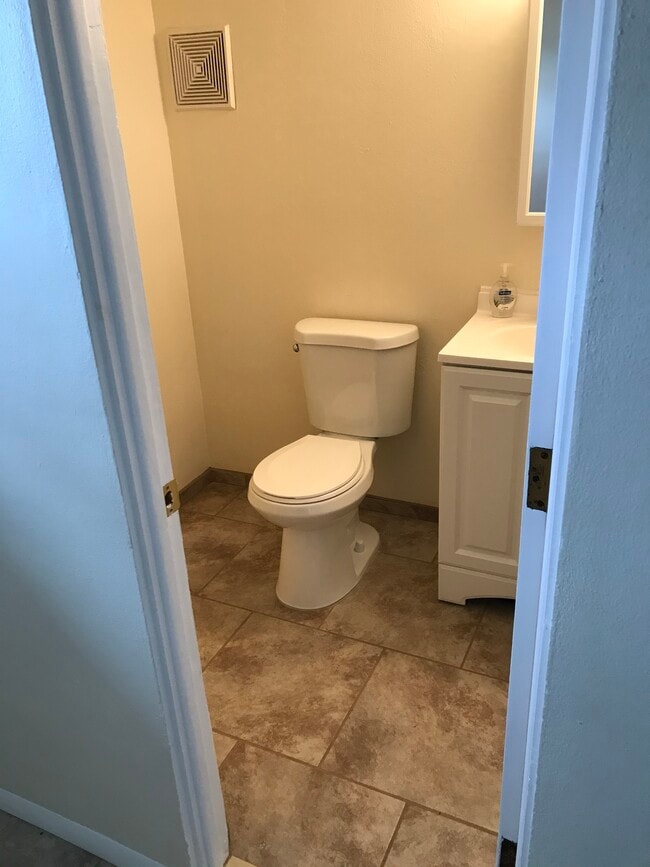 Photo - 831 Squires Ave
