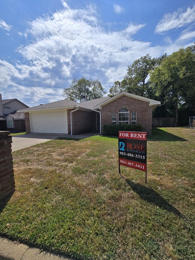 804 Hummingbird Ln