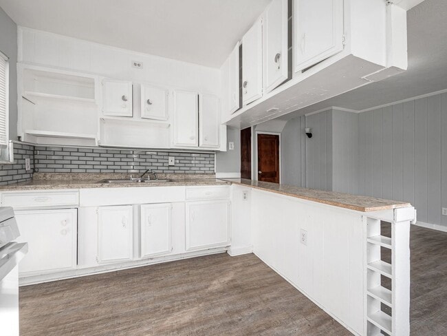 Building Photo - 396-398 South Powell Avenue Unit 396