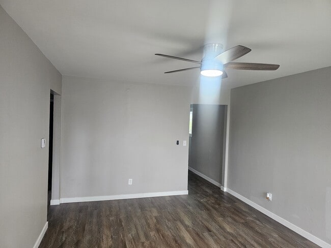 Photo - 1965 Argyle Dr