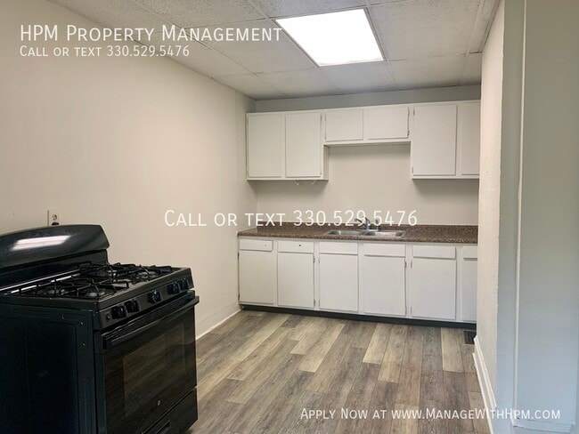 Photo - 201 Broad Ave NW