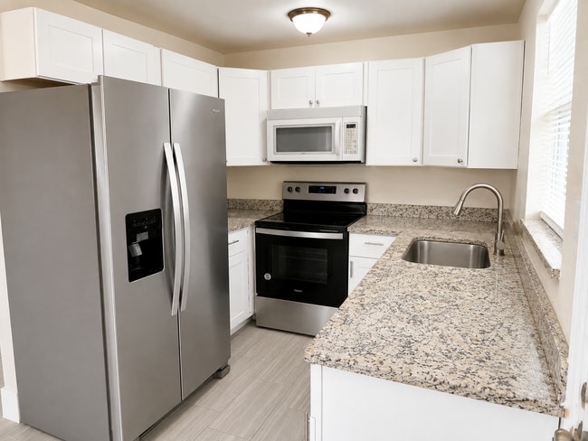 Photo - 2 Bedroom Duplex - Annual Rental in East Naples
