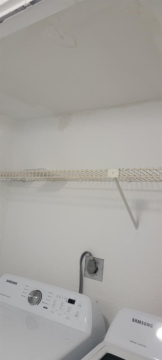 Building Photo - 8323 Lake Dr Unit 404