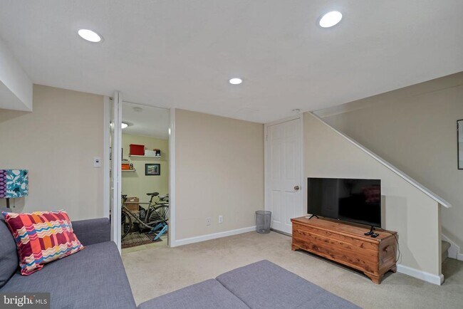 Photo - 3043 S Abingdon St