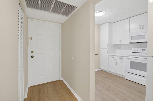 Photo - 2900 NW 42nd Ave Unit 402