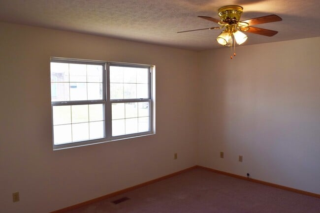 Photo - Spacious 3 bedroom, 2 bathroom duplex!