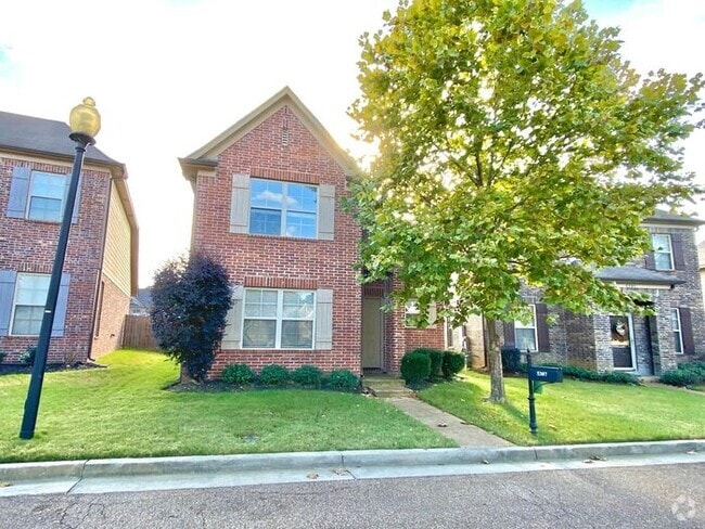 Building Photo - Stonebriar- Spacious 4 Bedroom 2.5 Bath Ho... Rental