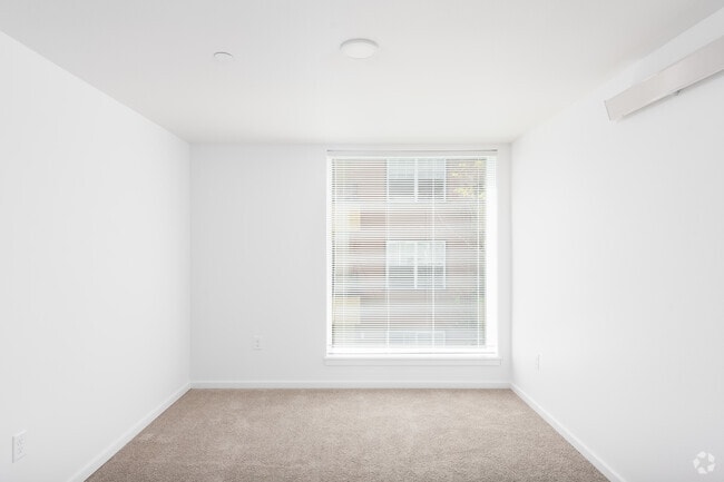 2BD, 1BA - 476-920SF