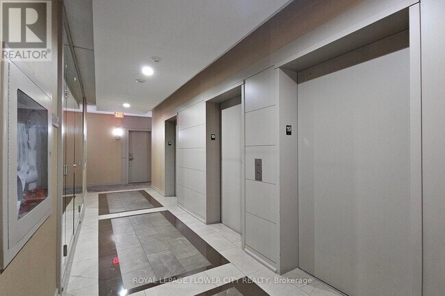 Photo - 330 Burnhamthorpe Rd W Unit 1902