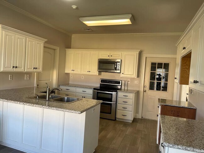 Photo - 232 Shadowbrush Bnd