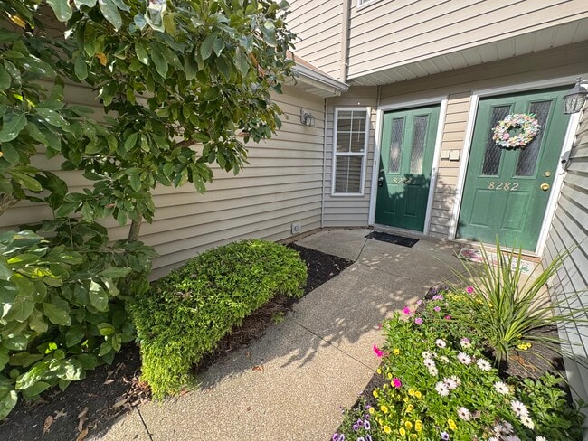 Photo - 8284 Traphagen St NW
