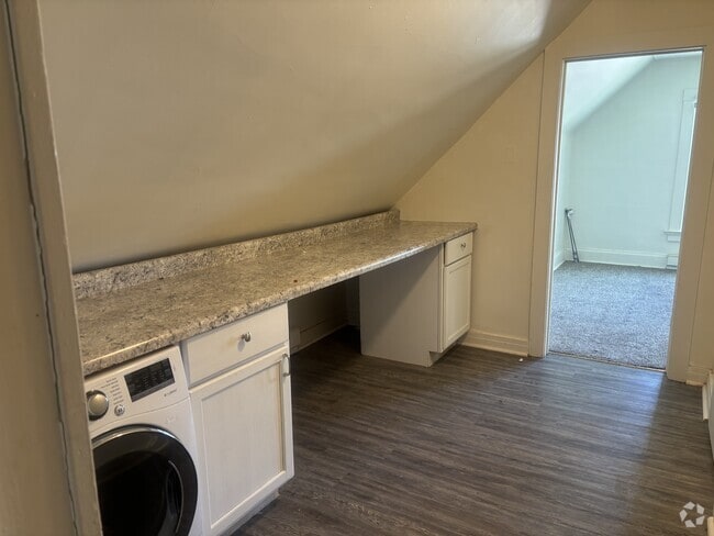 Building Photo - 124 10th St SW Rental