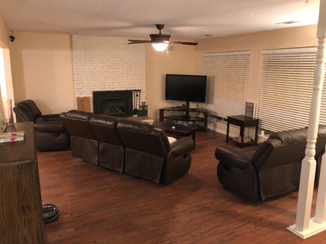 Photo - 4101 Malaga Ct SE