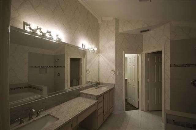 Building Photo - 7702 Brookview Ct