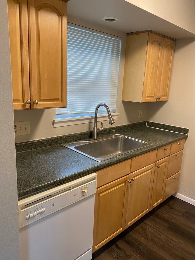 Building Photo - 5671 Williamsburg Way Unit Williamsburg Way