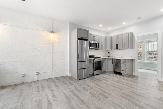 Photo - 1059 W Glenlake Ave Unit 2N