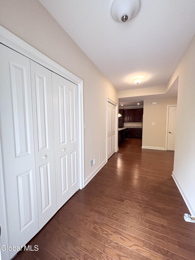 Photo - 616 Lois Ln