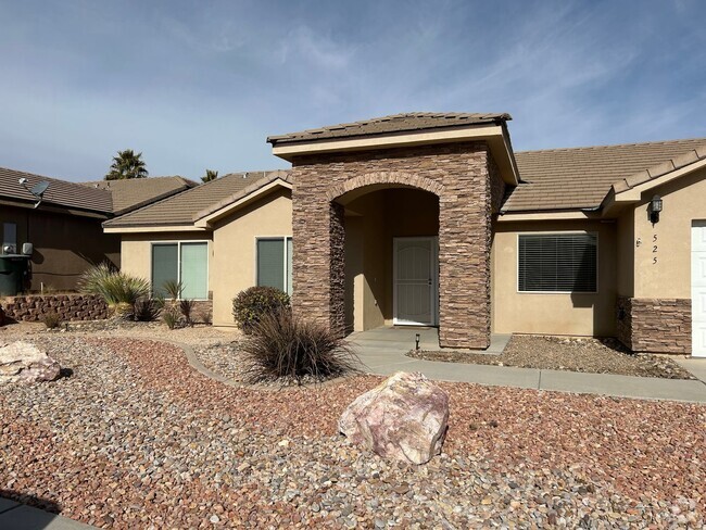 Building Photo - Turtleback Canyon Home