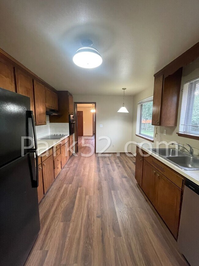 Photo - 3 Bedroom Rambler in Lakewood!