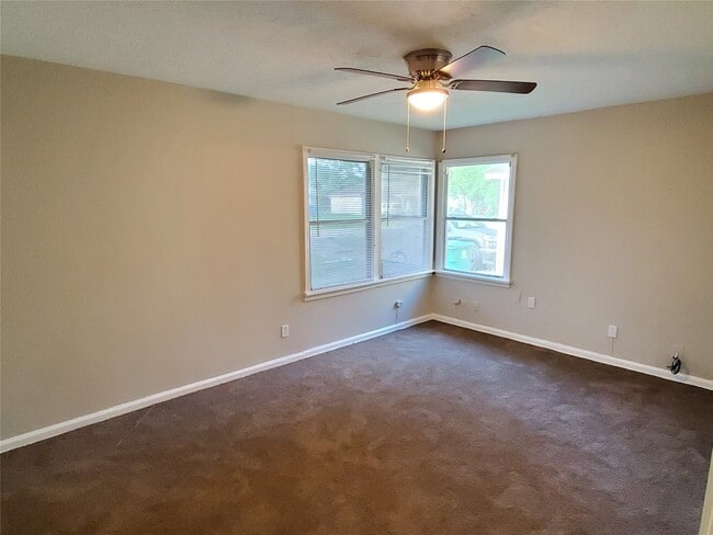 Photo - 5318 Doulton Dr