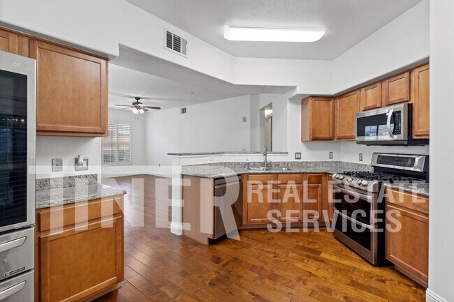 Photo - Beautifully updated Natomas Condo in Gated... Unidad #1516