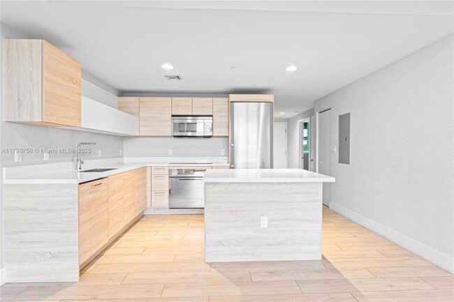 Building Photo - 2 bedroom in North Miami Beach FL 33160 Rental