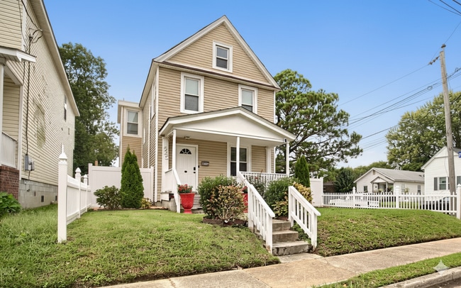 Building Photo - Call Sabrina Thomas Office at 757-767-0767...