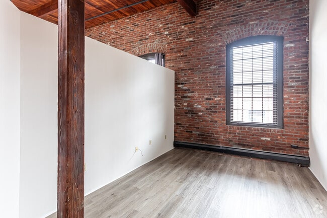 1BR, 1BA - Bedroom