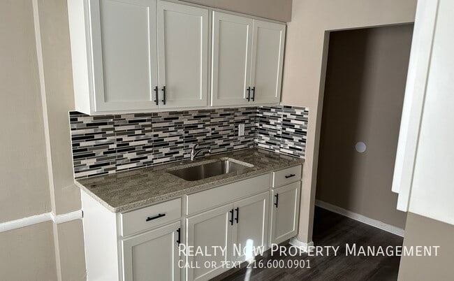 Photo - 2817 Noble Rd Unit 4