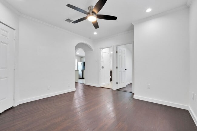 Building Photo - 618 Atlanta Ave Unit 4