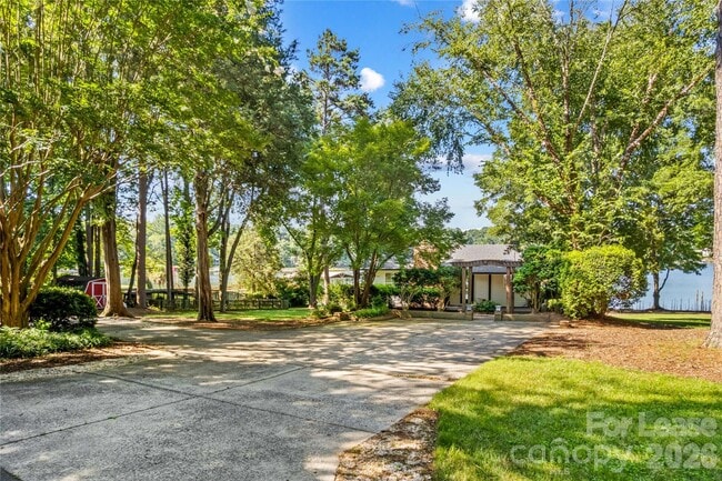 Photo - 118 Revere Dr