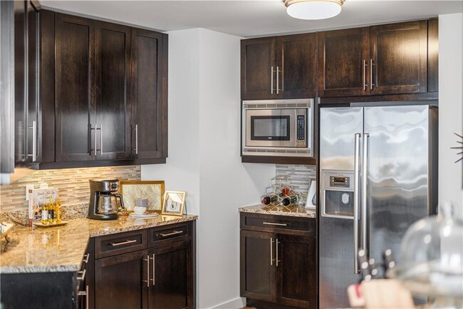 1 W Exchange St Unit 2503