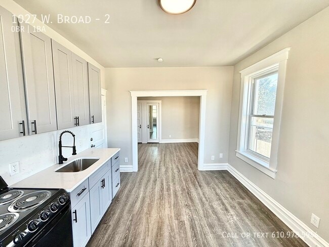 Photo - 1027 W. Broad-2 Unit 2
